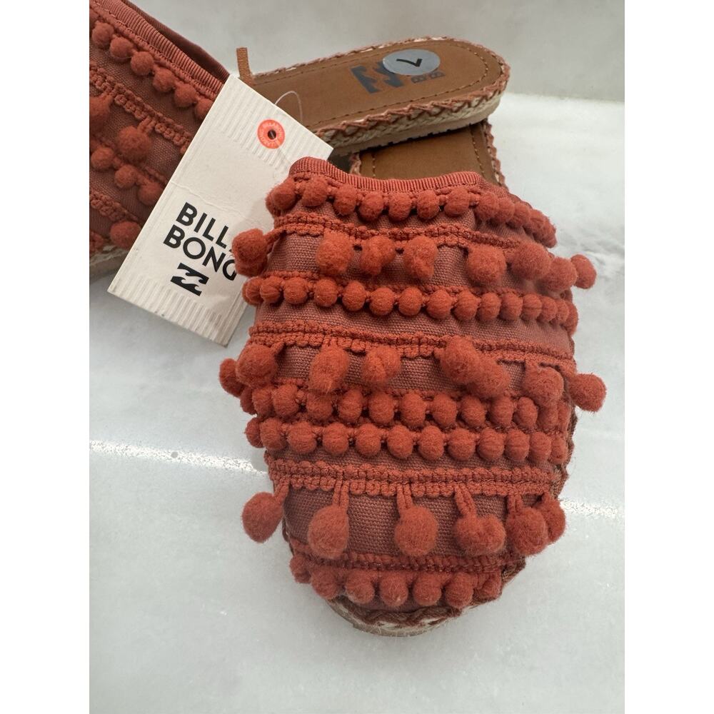 Billabong Women's Pom Pom Slide Sandals Rust Textile Size 7 Casual - Picture 2 of 6